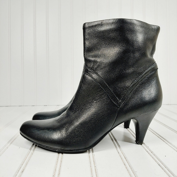 BX by BRONX  Hats Off Black Leather Almond Toe Side Zip Ankle Boots i495 - Picture 1 of 12